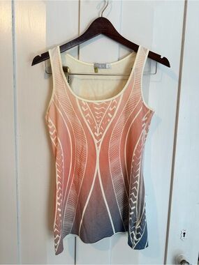 Anue Cream Scoop Neck Tank Top - M